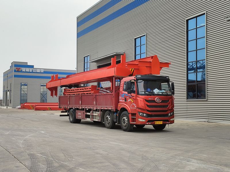 2臺電動葫蘆門式起重機 MHxh10t—13m 發往河南焦作交付客戶使用。